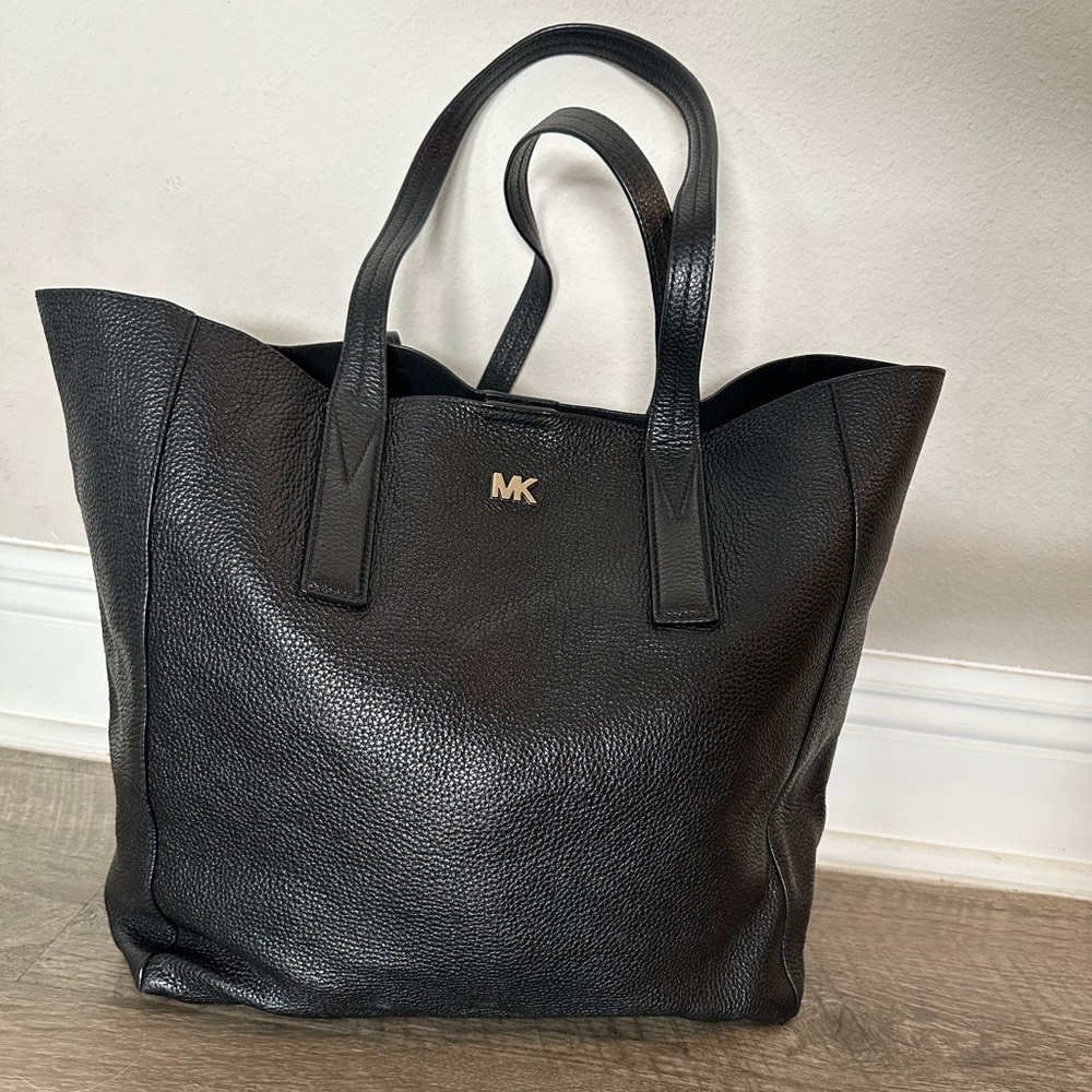 Michael Kors Black Leather tote